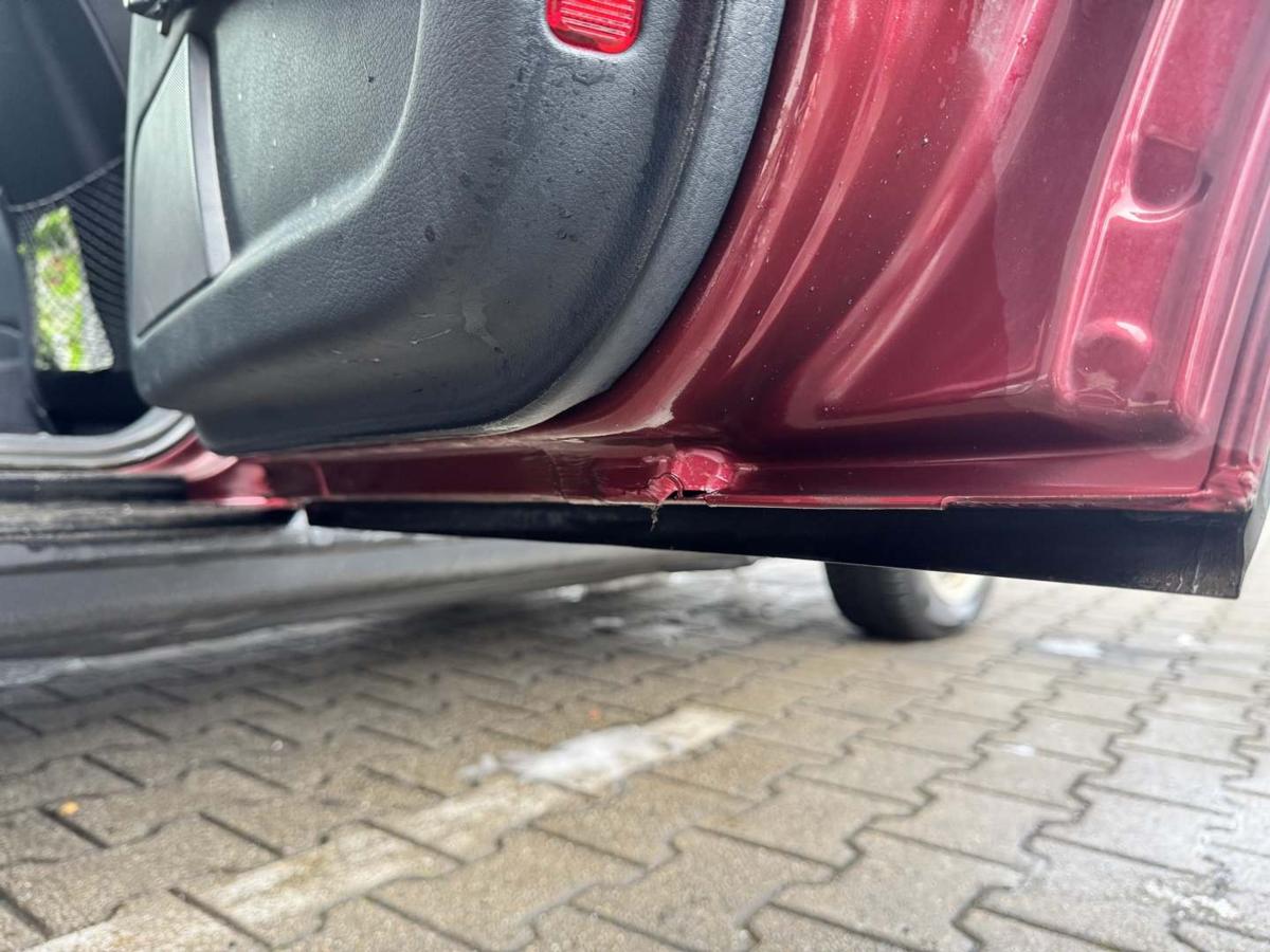 Audi A4 B5 original T&uuml;r hinten rechts LZ3L Hibiscusrot Kombi Avant Rohbau Bj.1998